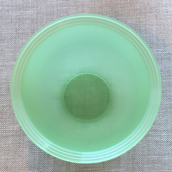Tupperware Vintage Impressions Mixing Bowl Set in Sheer Yellow and Green - Picture 6 of 14